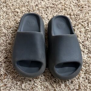 Yeezy Dark Gray Slide Sandals